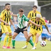 Diego Campo, durante un partido con el filial del Racing de Santander.