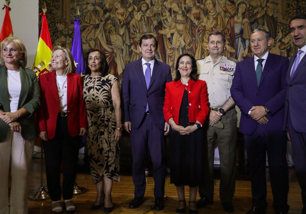 La ministra de Defensa, Margarita Robles, y el presidente de la Junta de Castilla y León, Alfonso Fernández Mañueco, entre otras autoridades, presentan el Plan Regional de Ámbito Territorial de Monte la Reina