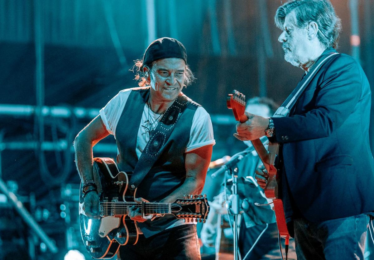 Álvaro Urquijo y Ramón Arroyo, en un reciente concierto.