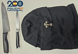 Armas blancas y pasamontañas intervenidos por la Policía Nacional tras la reyerta.