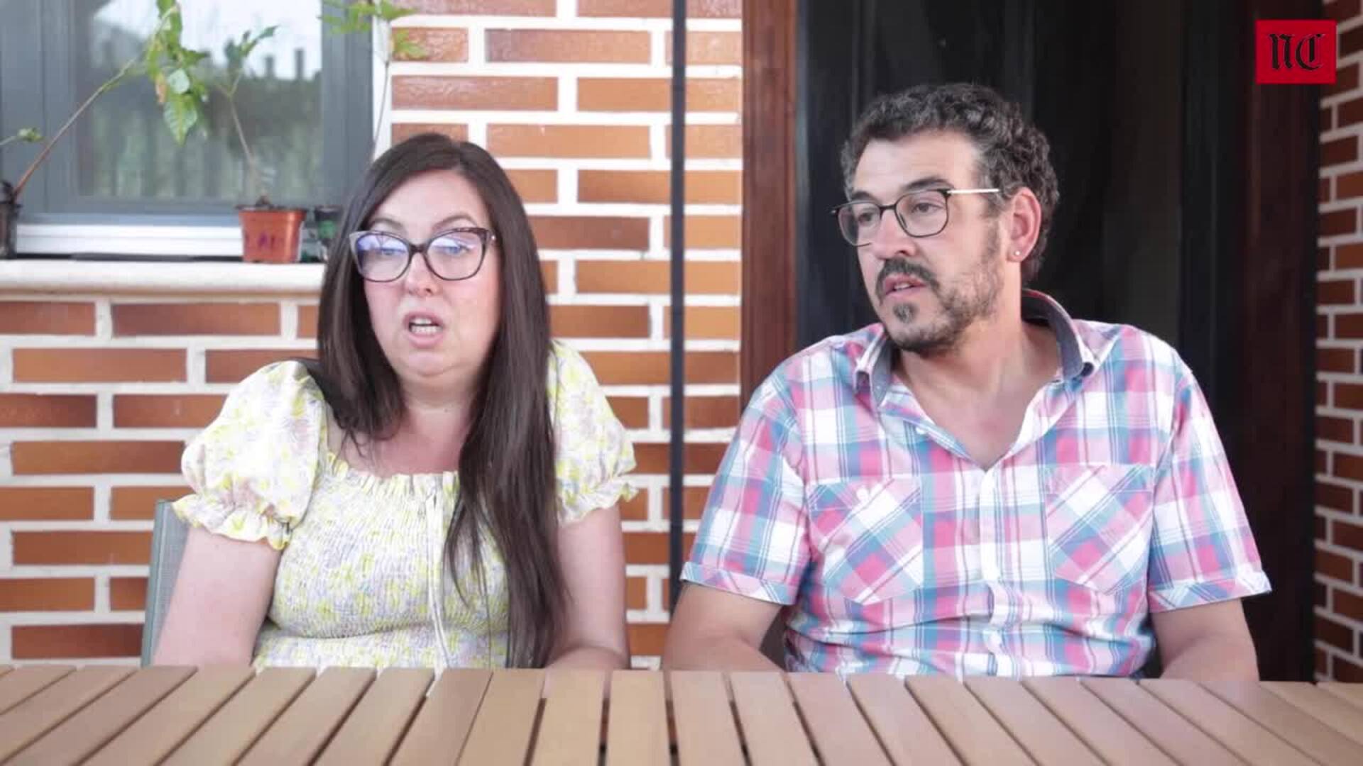 Azdin y los niños saharauis, lejos de los campamentos del desierto