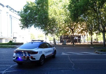 Persigue con un cuchillo a un joven de una banda rival, que portaba un sable, frente a El Corte Inglés