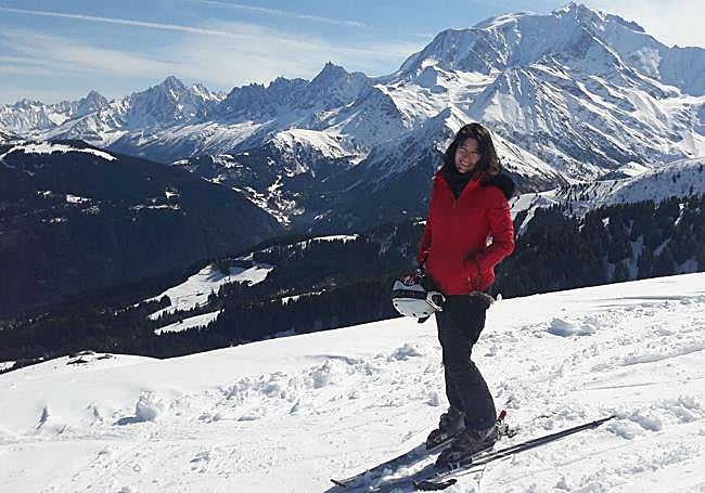 Sara Alonso esquiando en Suiza