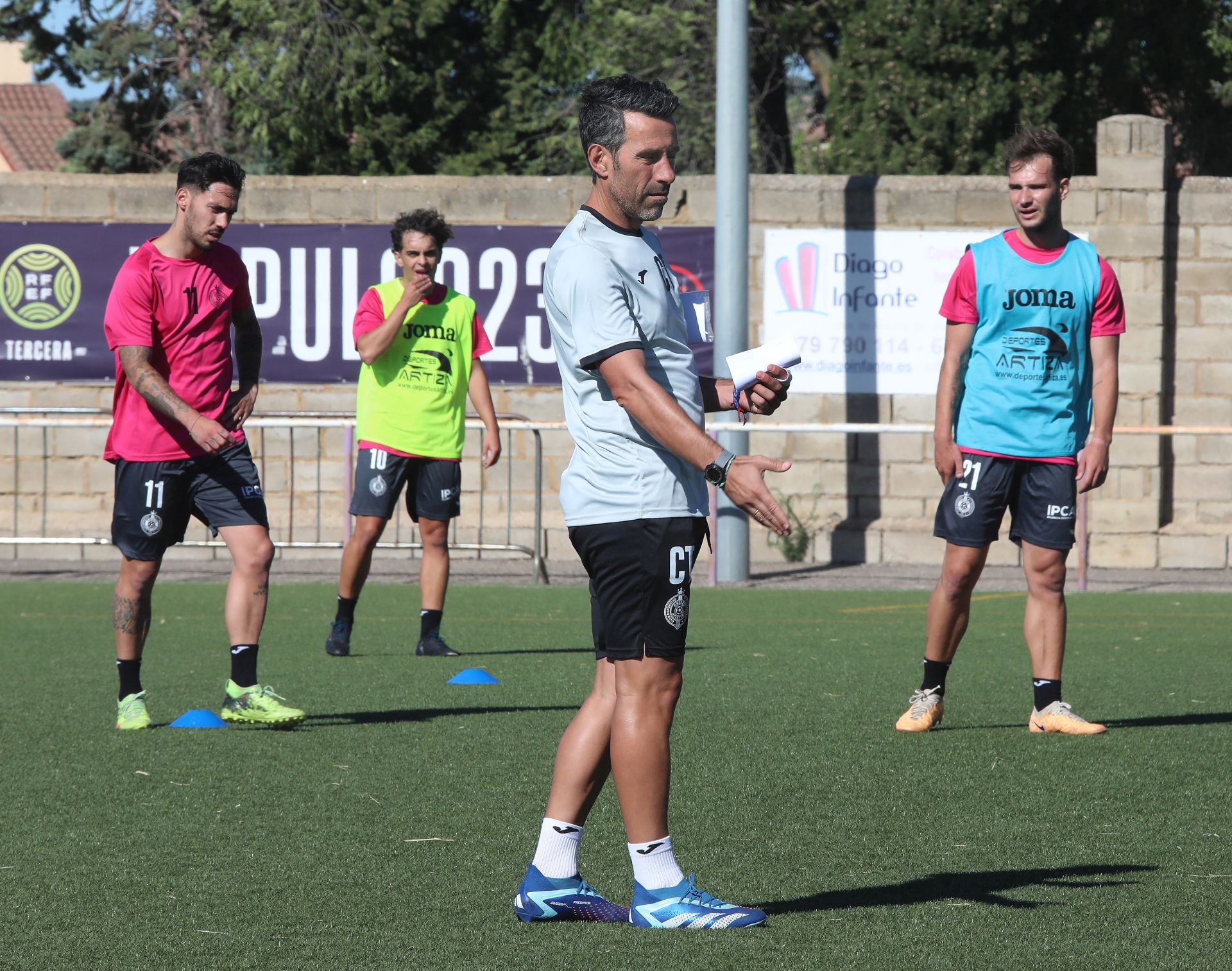 Chuchi Jorques dirige el primer entrenamiento de la pretemporada del Palencia Cristo