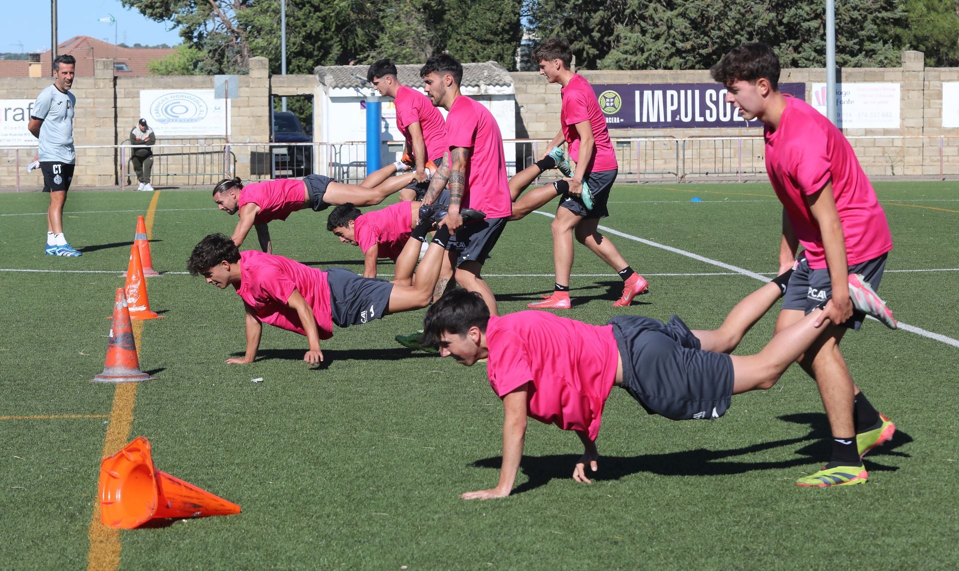 Chuchi Jorques dirige el primer entrenamiento de la pretemporada del Palencia Cristo