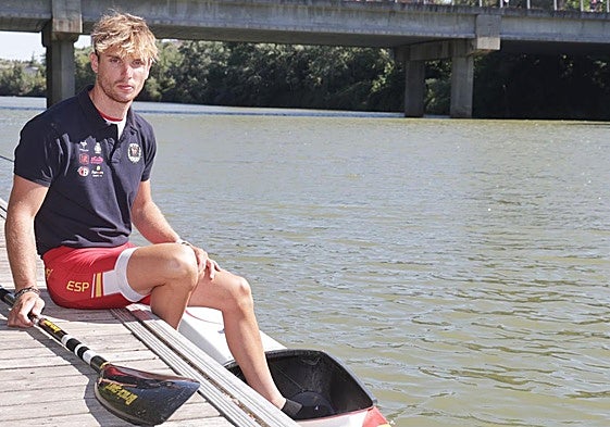 Marcos Caballero, piragüista vallisoletano, en el Pisuerga.