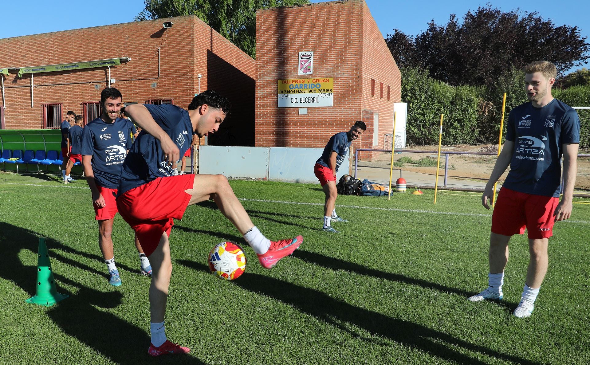 El balón vuelve a rodar en el Mariano Haro