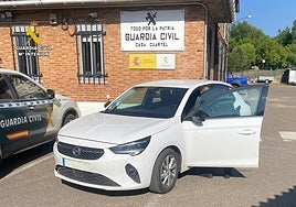 Coche recuperado por la Guardia Civil.
