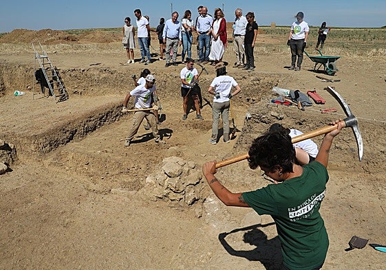 Visita al yacimiento arqueológico de Intercatia.