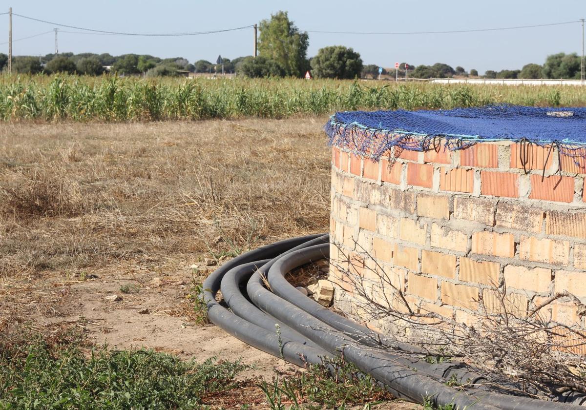 Pozo en el campo.