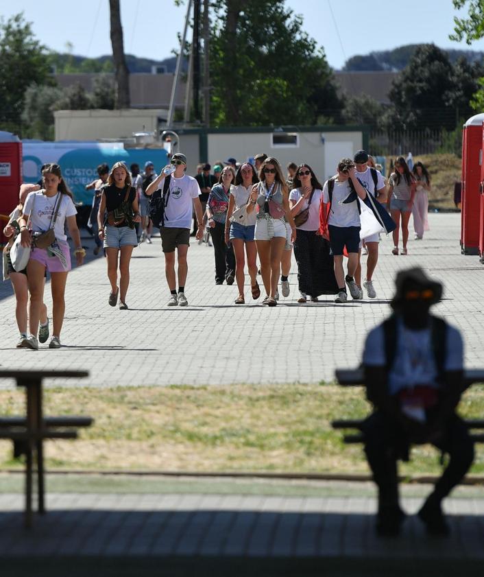Imagen secundaria 2 - Grupo de La Salle Joven, animadores de grupos cristianos de los colegios de Lourdes y La Salle de Valladolid y La Salle Burgos y peregrinos en las zonas de acampada