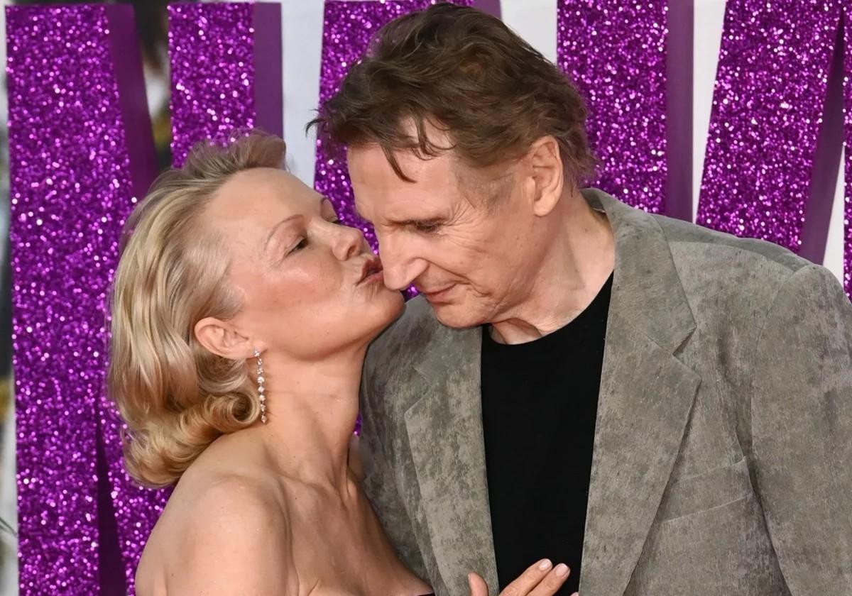 Pamela Anderson y Liam Neeson, en el estreno de su nueva película.