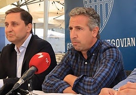Agustín Cuenca, presidente de la Gimnástica Segoviana, durante la presentación de la nueva segunda camiseta del primer equipo.