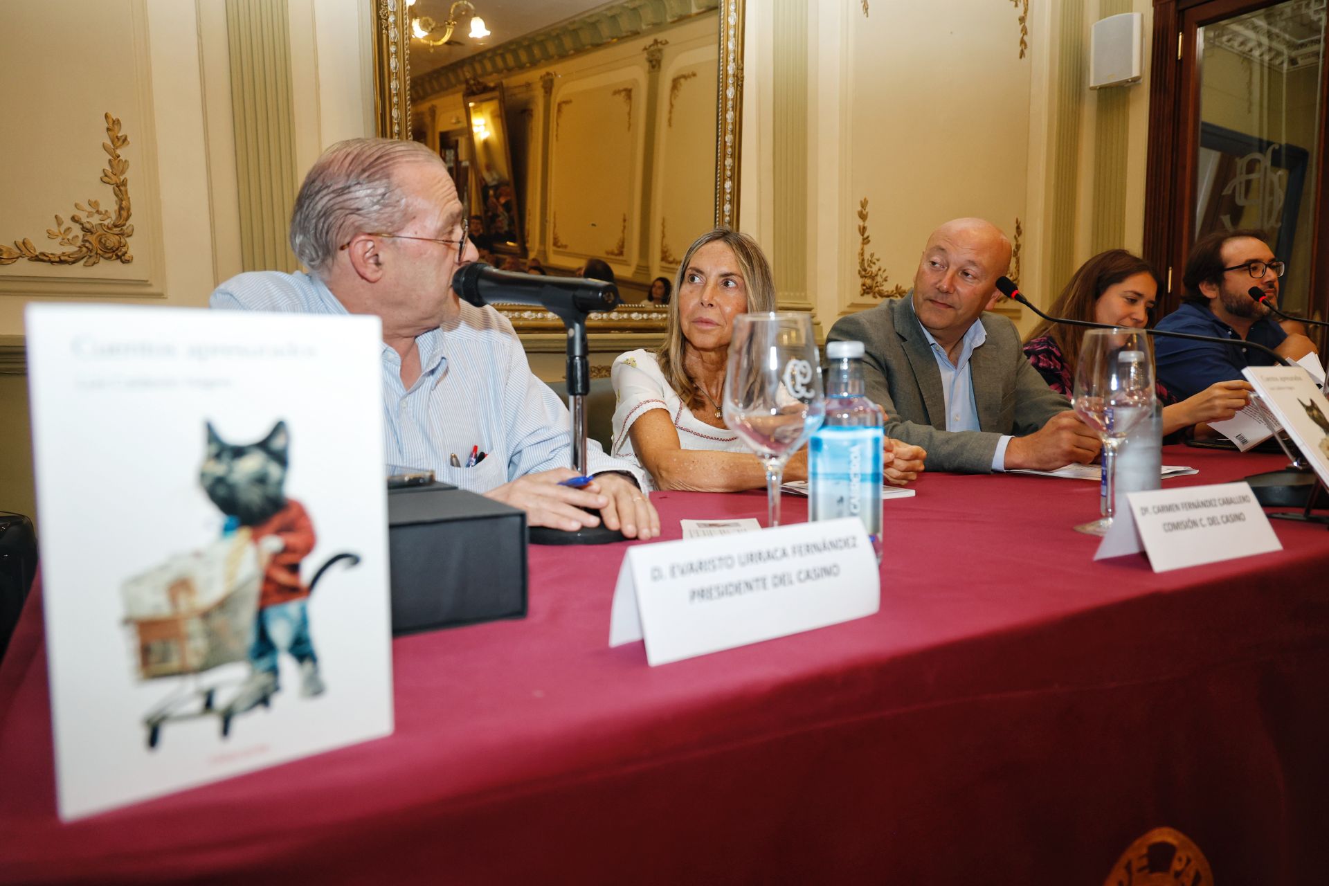 Palencia arropa a Luis Calderón en su estreno como escritor