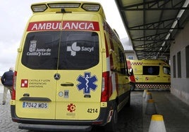 Una ambulancia en el Hospital General de Segovia.