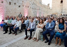 Autoridades e invitados durante la celebración del 25 aniversario, ayer en Peñafiel.