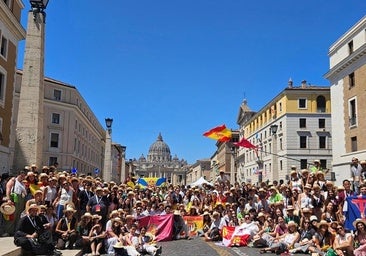 Jóvenes vallisoletanos en el Jubileo: «Emociona ver a tanta gente unida por la misma fe»