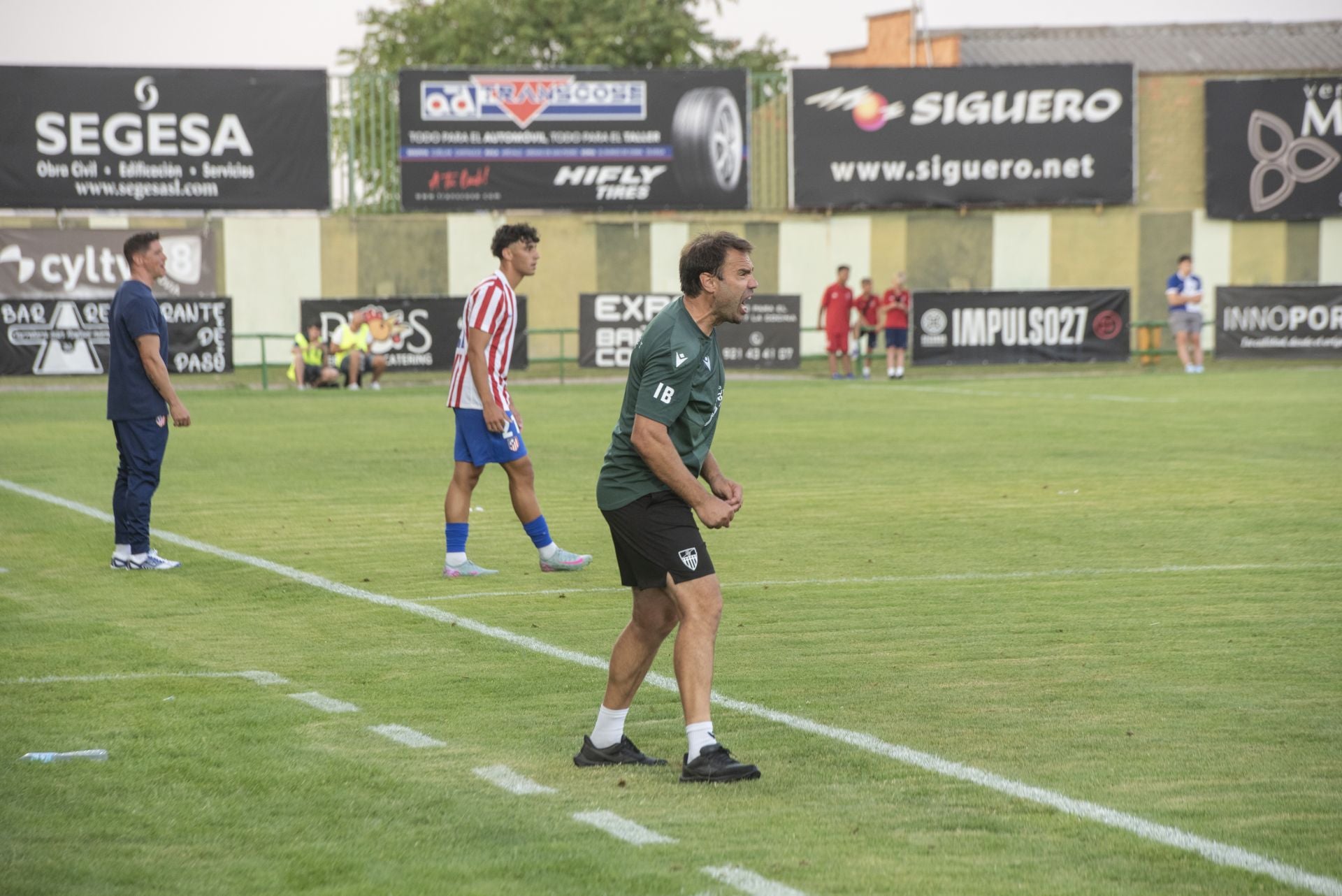 El debut de la renovada Segoviana, en imágenes