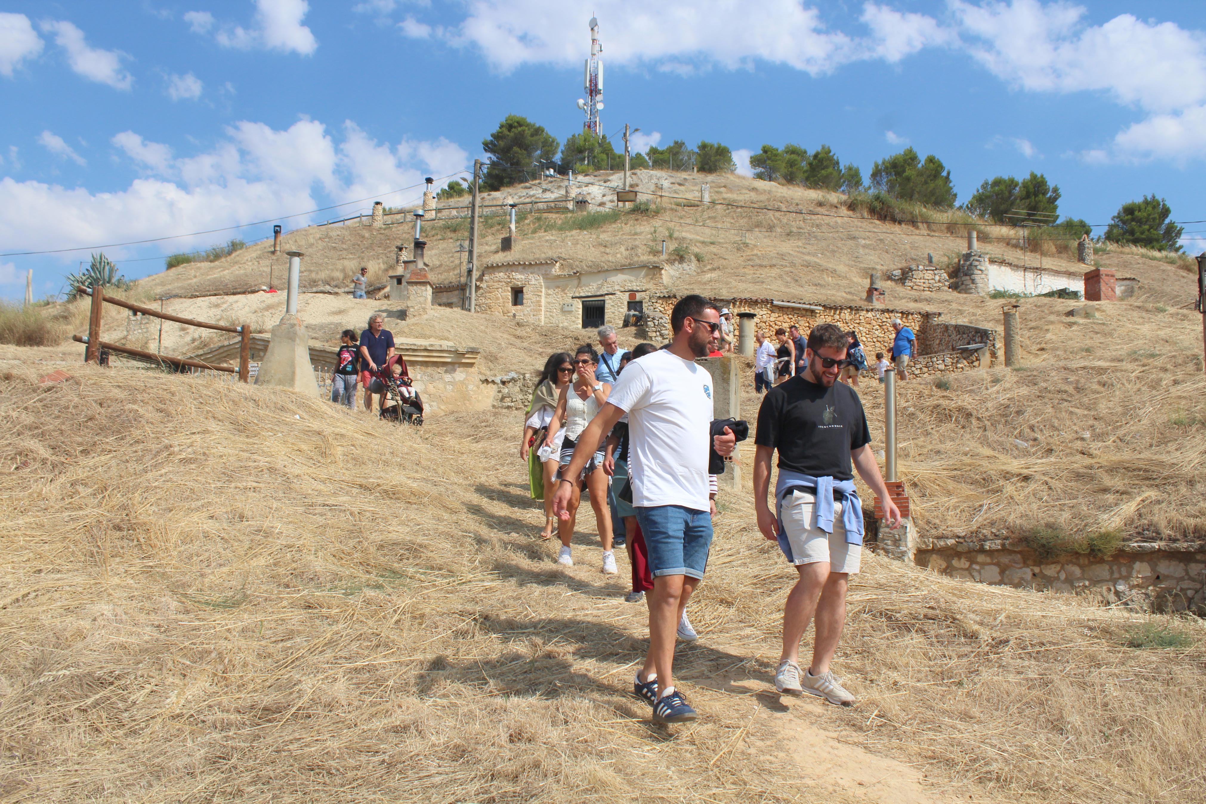 XI Ruta Guiada por las Bodegas y Cuevas de Dueñas