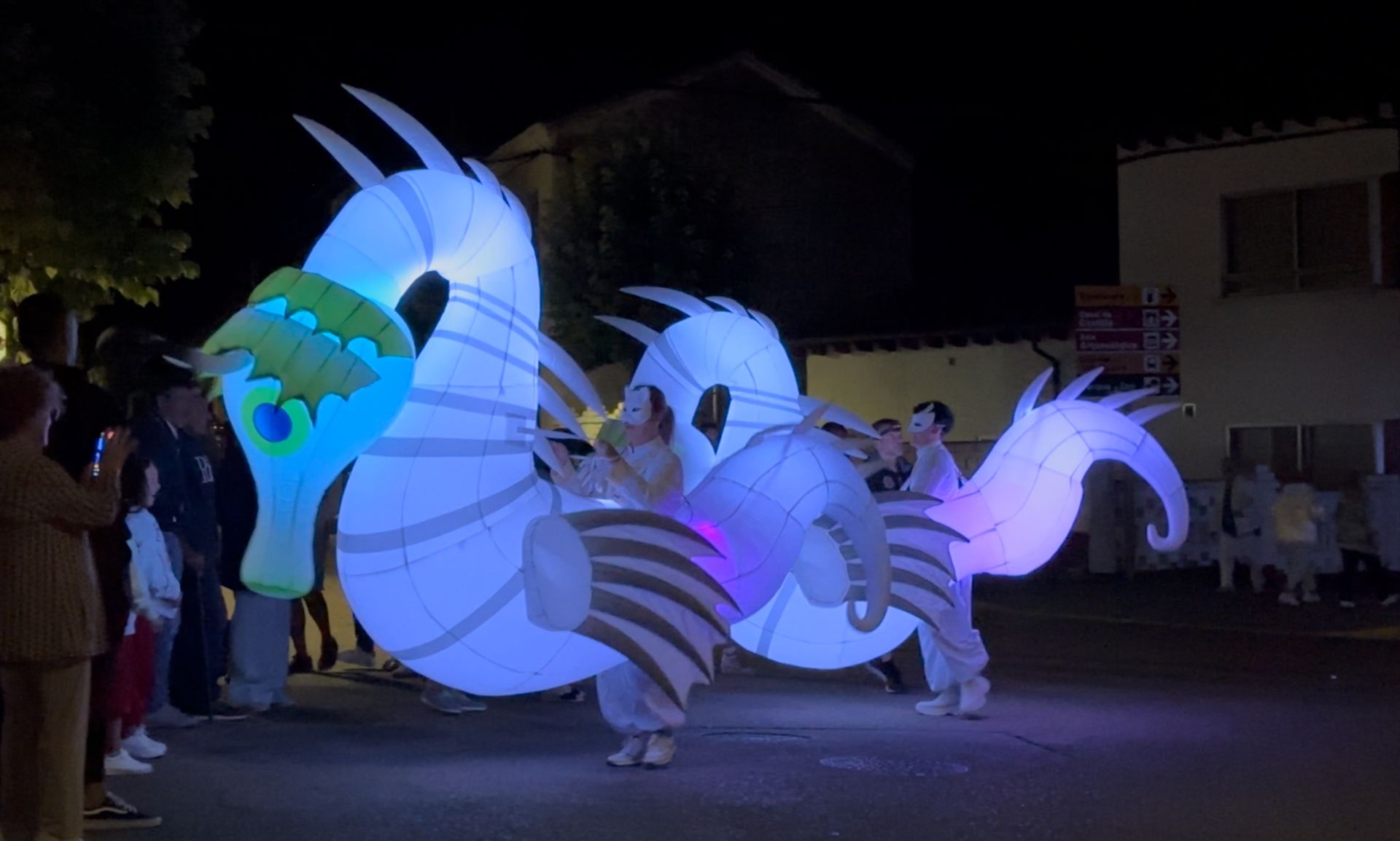 El prólogo del desfile en Herrera, otro nocturno