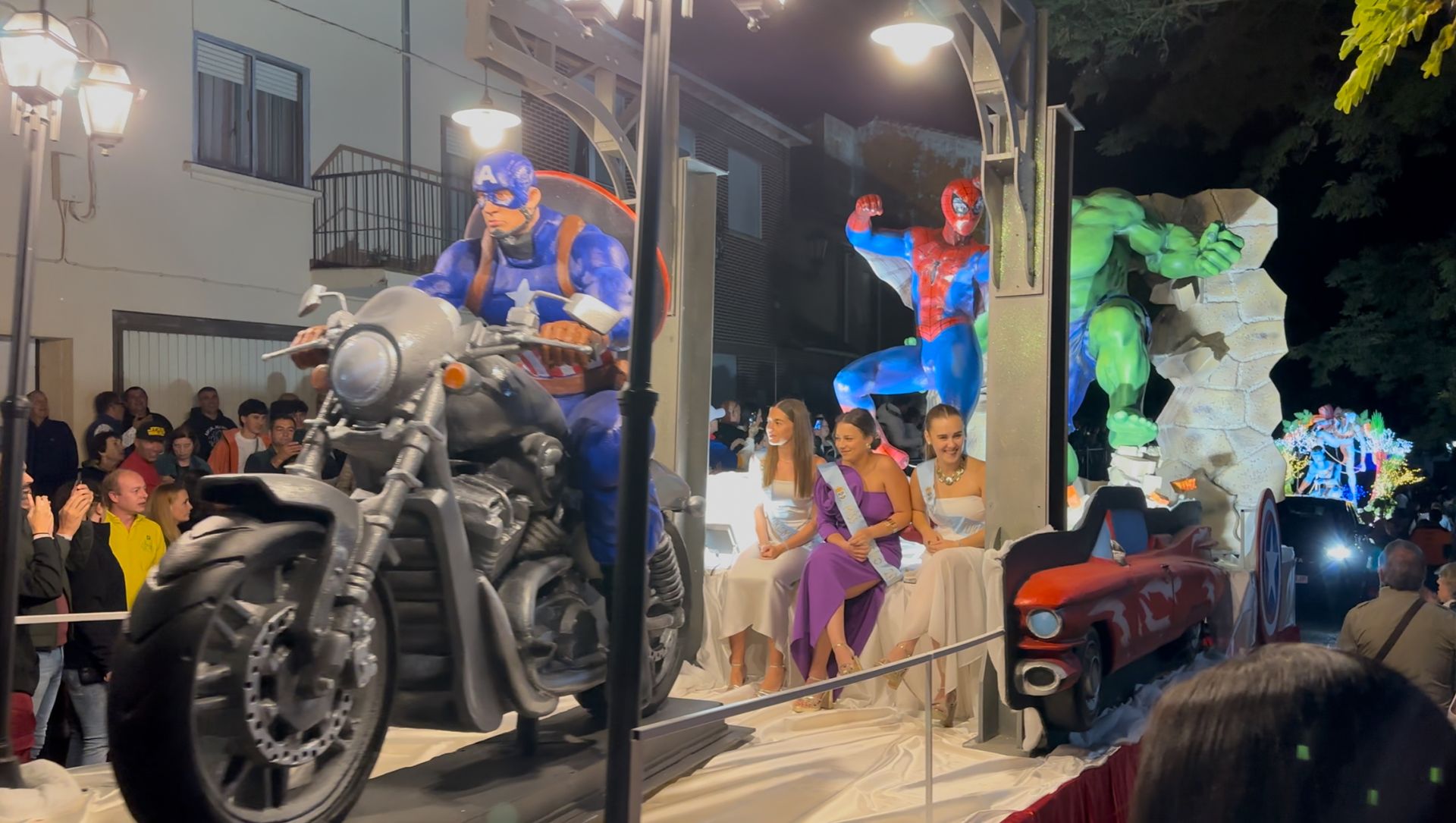 El prólogo del desfile en Herrera, otro nocturno