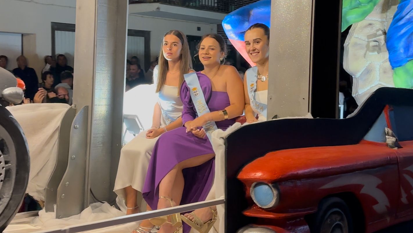 El prólogo del desfile en Herrera, otro nocturno