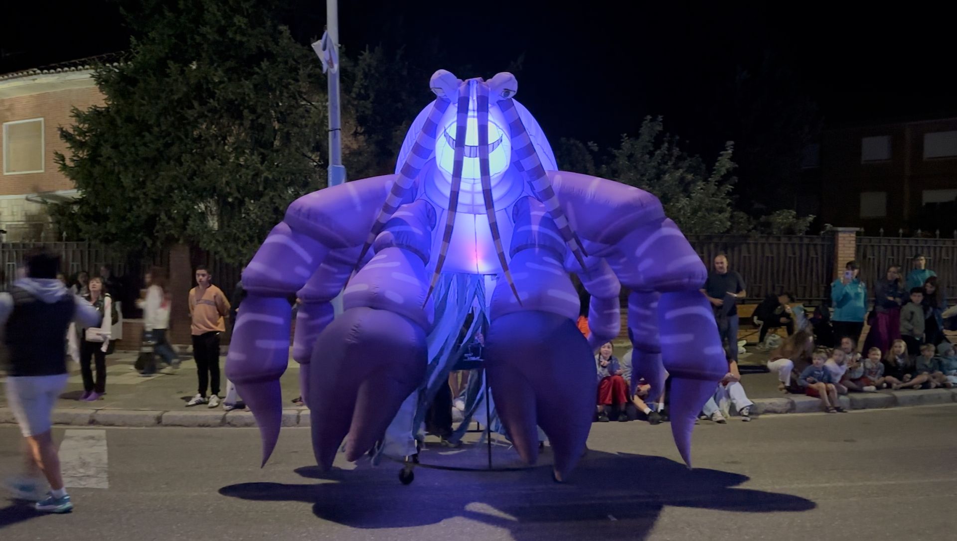 El prólogo del desfile en Herrera, otro nocturno