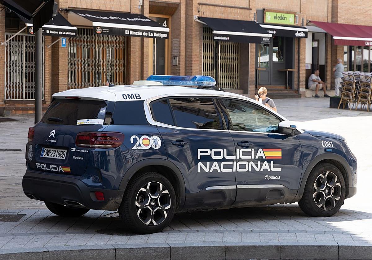 Imagen de archivo de un vehículo de la Policía Nacional en Valladolid.