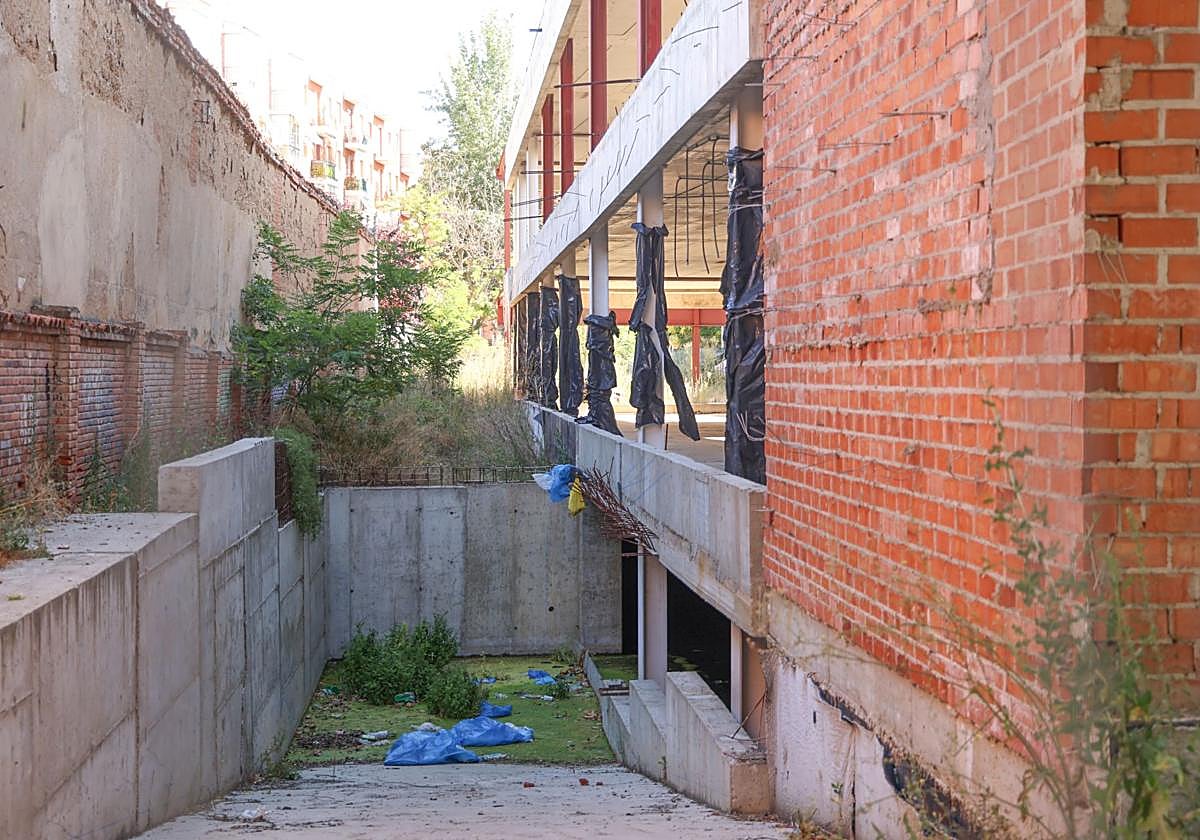 Estado de las obras en el solar del antiguo colegio San Juan de la Ctruz