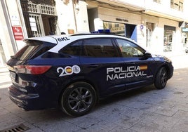Vehículo de la Policía Nacional en Salamanca, en imagen de archivo.