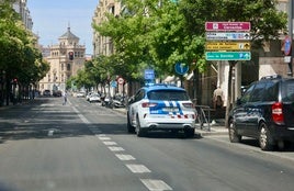 Imagen de archivo de un vehículo policial en la calle Miguel Íscar de Valladolid.