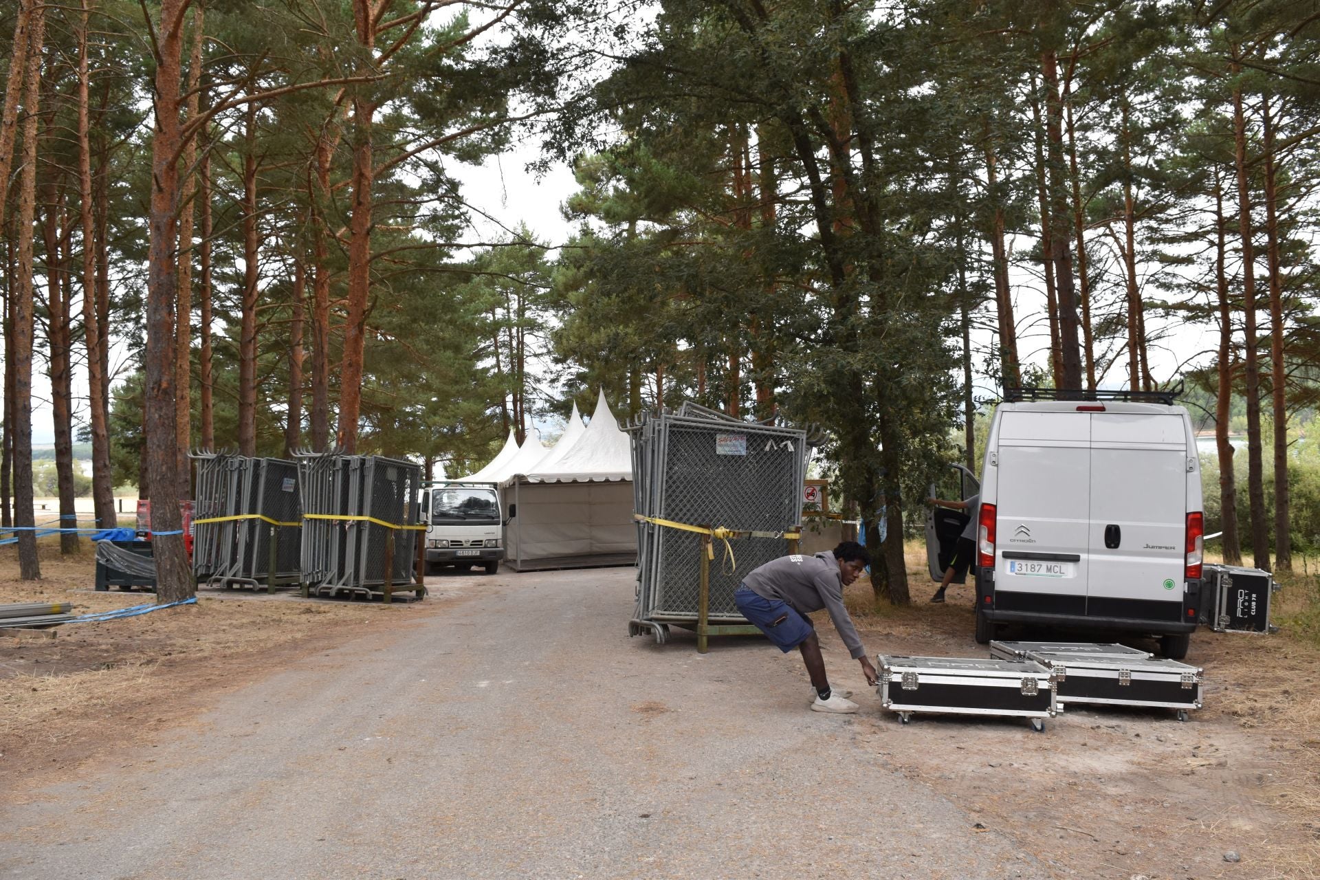 Un escenario flotante único en la &#039;playa&#039; de Aguilar