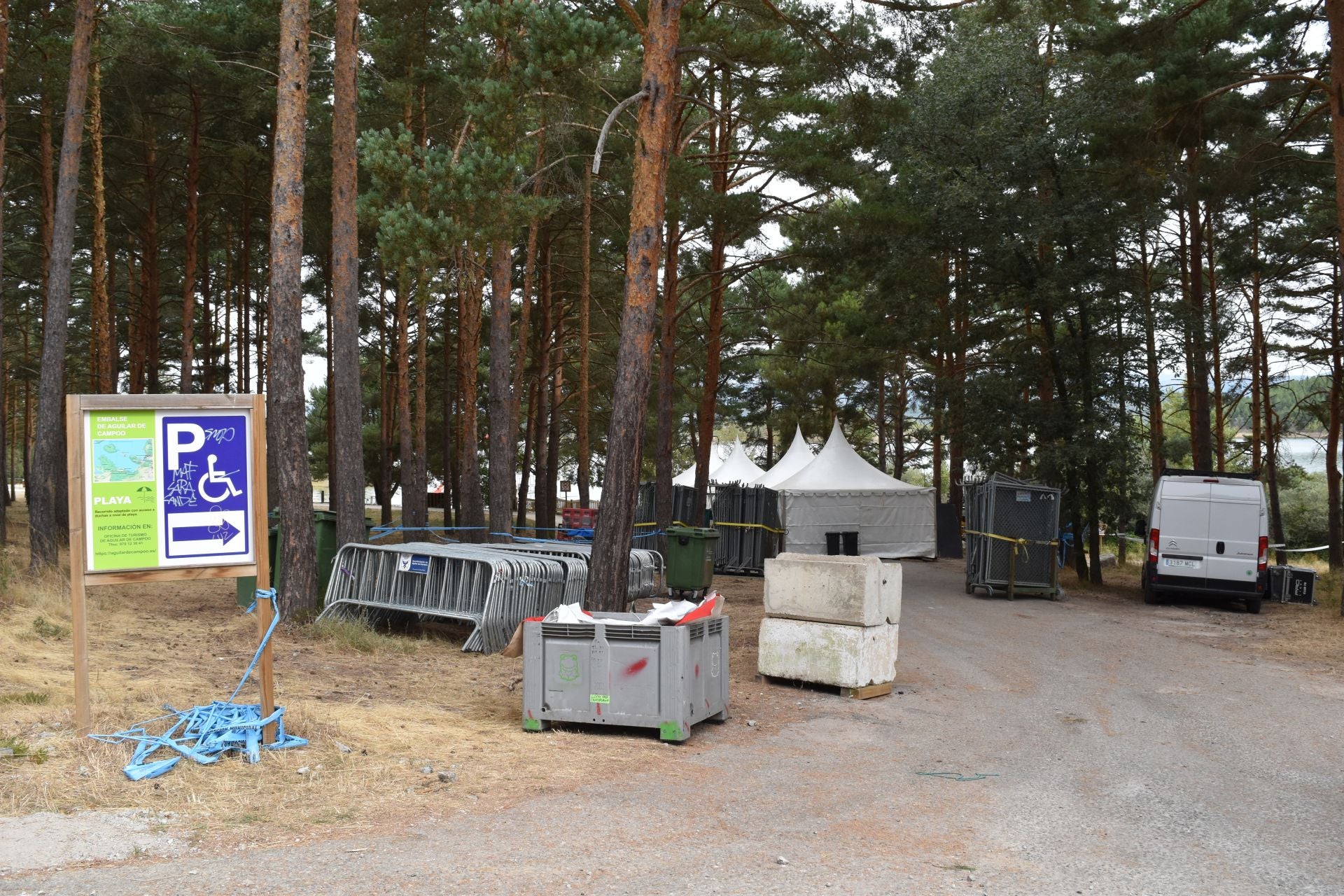 Un escenario flotante único en la &#039;playa&#039; de Aguilar