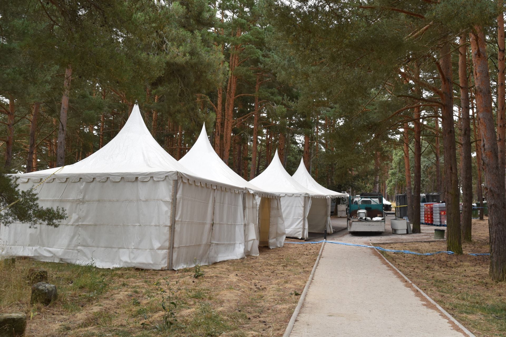 Un escenario flotante único en la &#039;playa&#039; de Aguilar