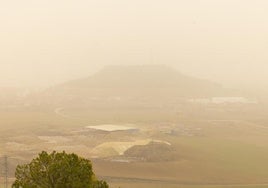 Episodio de polvo sahariano registrado en 2022 en Valladolid, a la altura del Cerro de San Cristóbal.