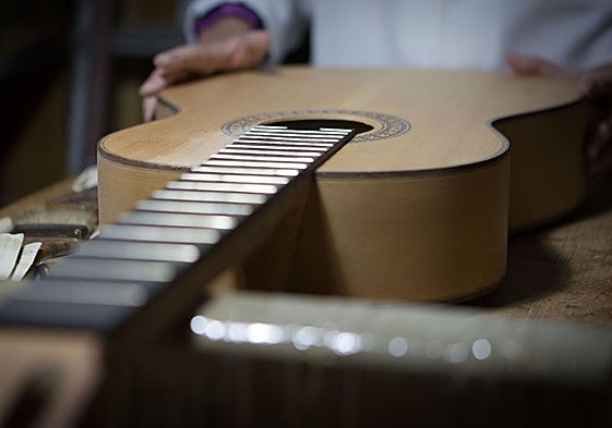 Casa Ferrer, guitarrería más antigua de España.
