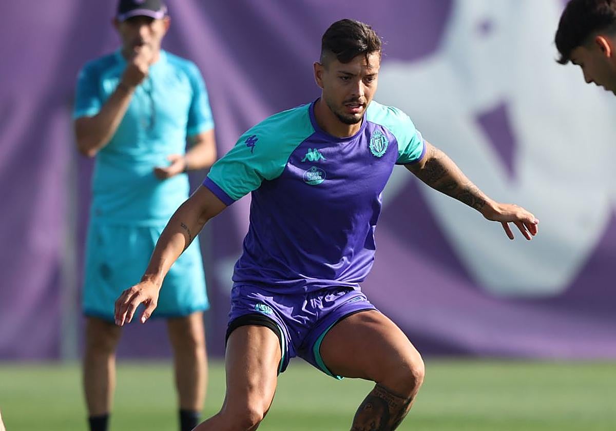 Javi Sánchez, en el entrenamiento en los Anexos de este jueves.