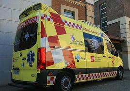 Una ambulancia de soporte vital básico, en una imagen de archivo.