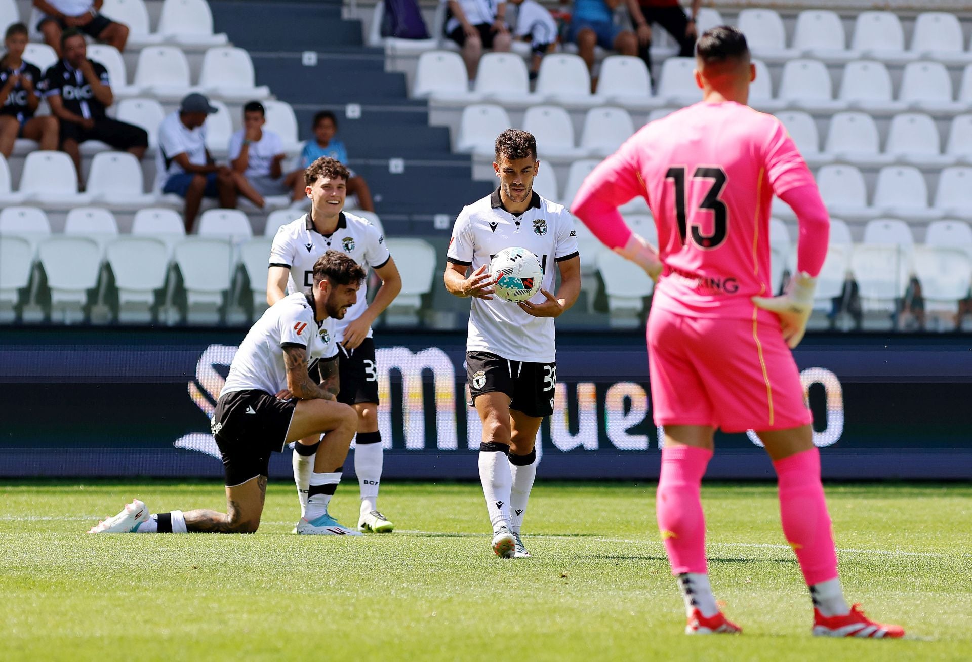 El partido del Real Valladolid contra el Burgos, en imágenes
