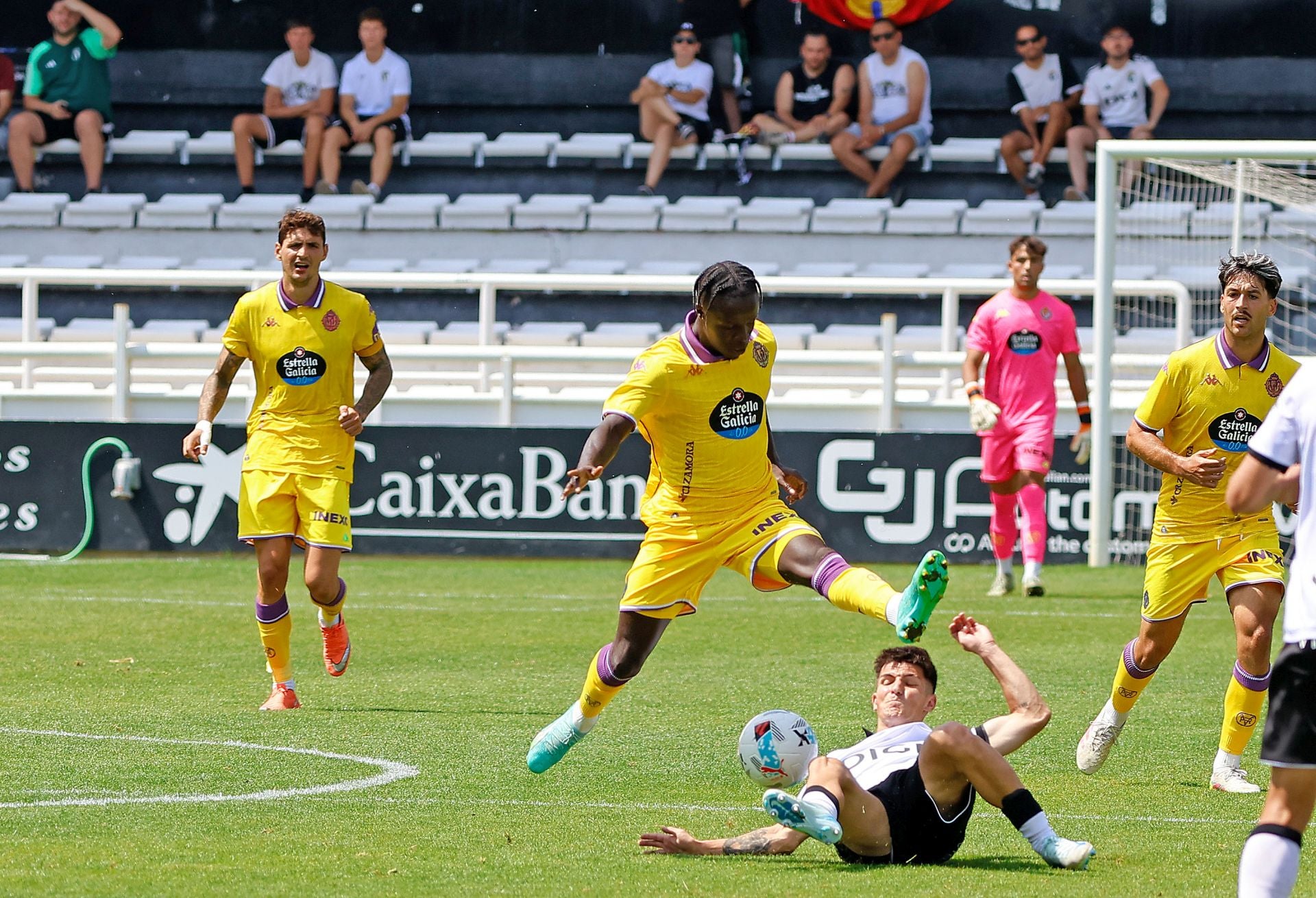 El partido del Real Valladolid contra el Burgos, en imágenes