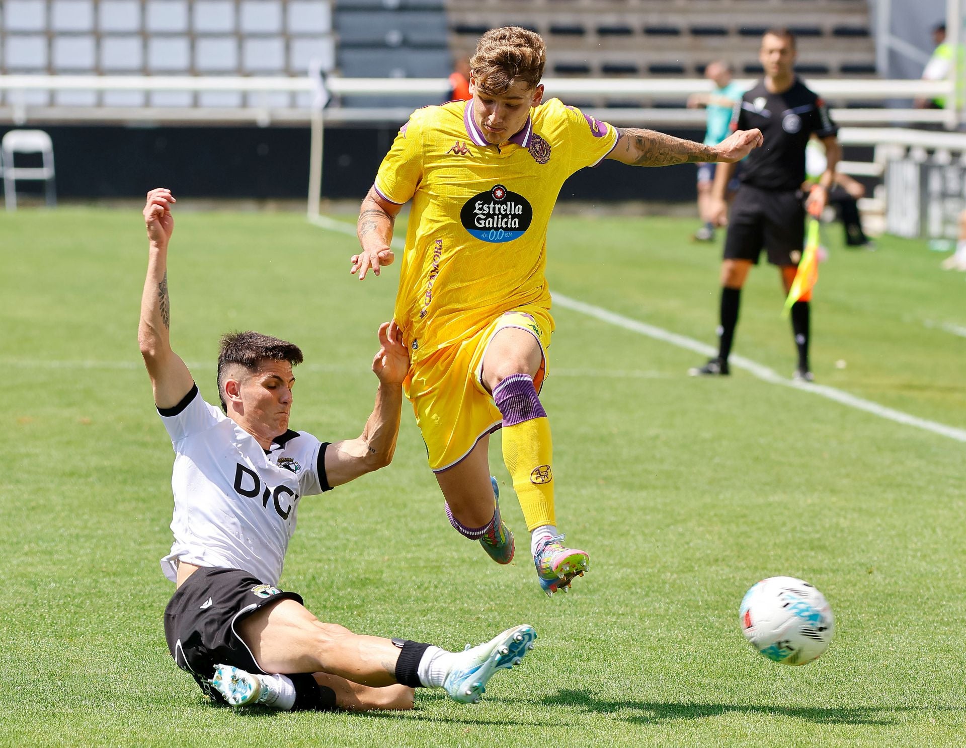 El partido del Real Valladolid contra el Burgos, en imágenes