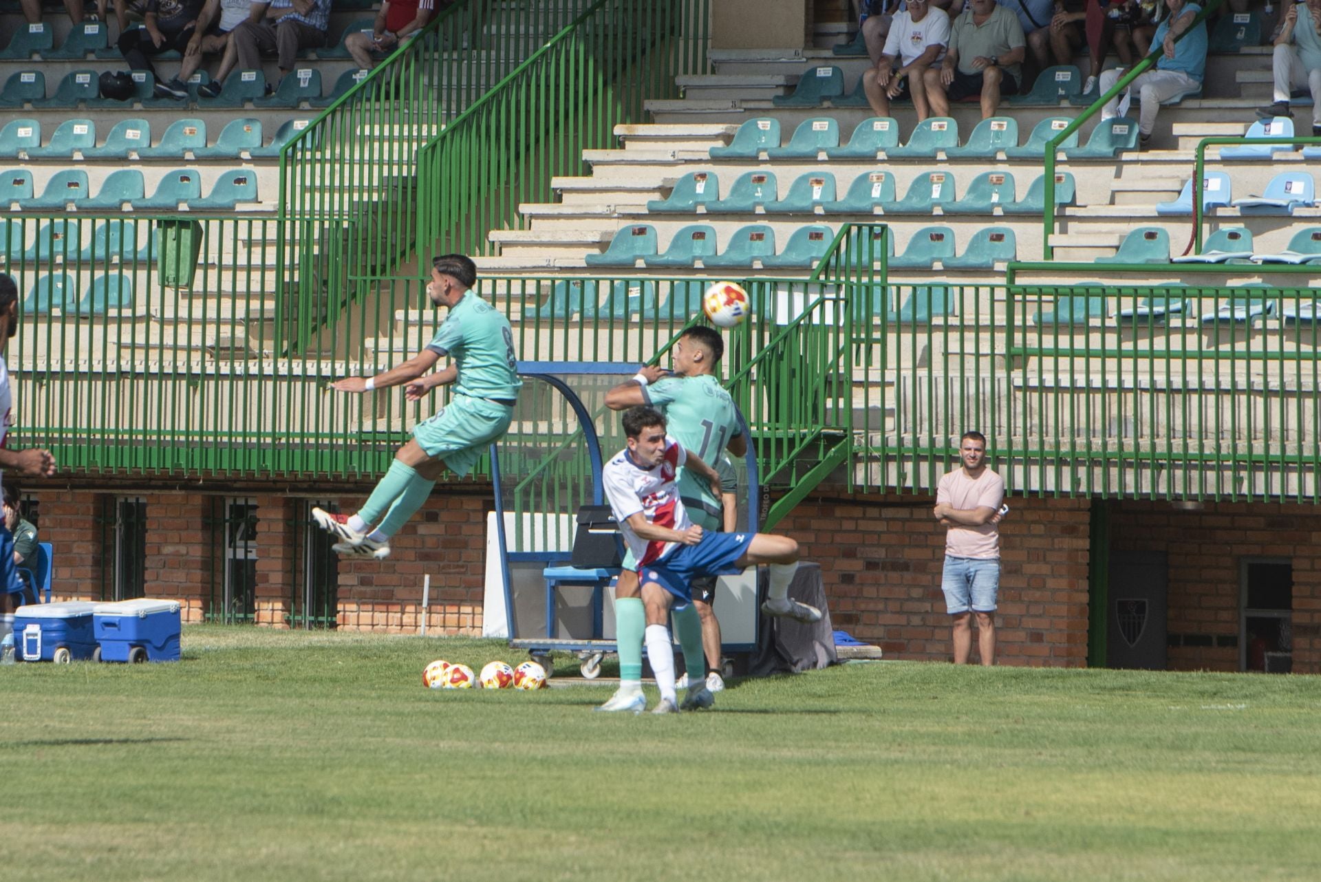 Fotos del partido entre la Segoviana y el Rayo Majadahonda