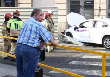 Un taxista se empotra contra un edificio en obras junto al Calderón