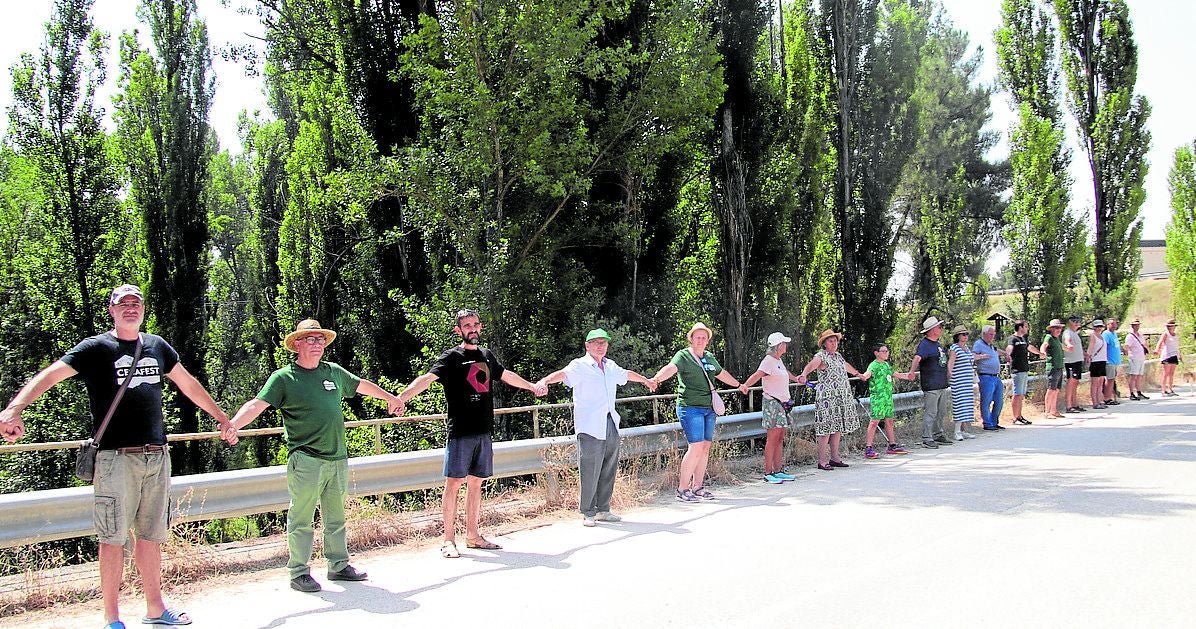Abrazo al agua en Cuéllar.
