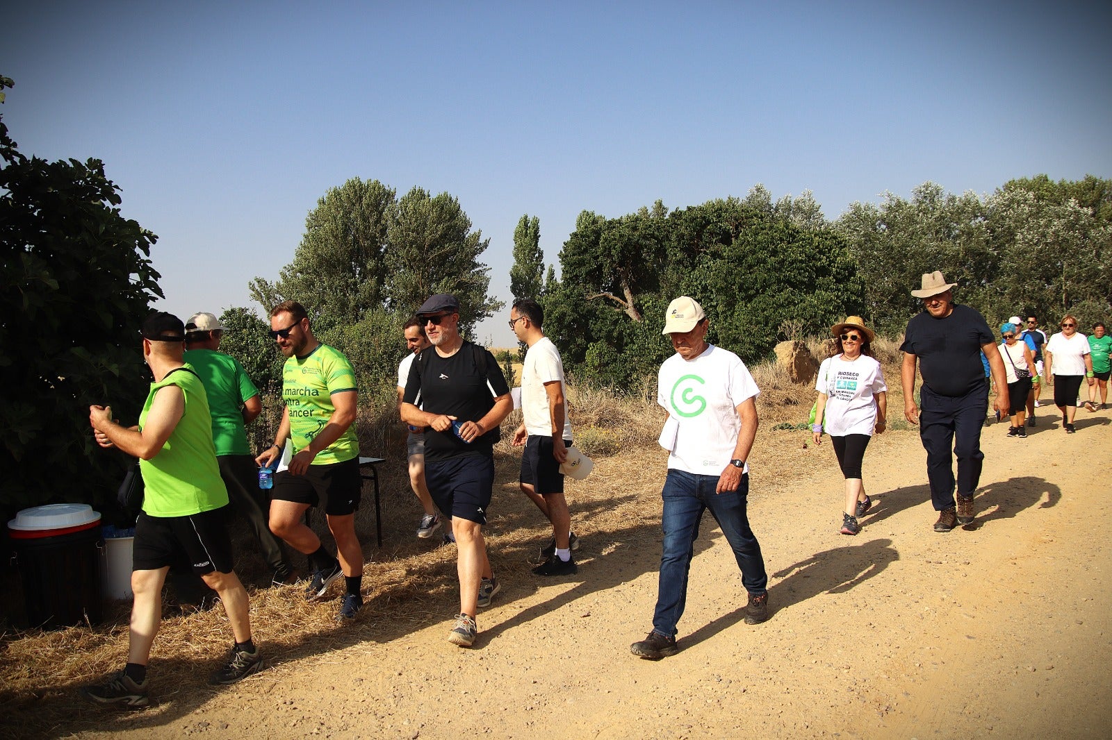 Seis pueblos de Tierra de Campos se unen en la quinta macha contra el cáncer Entre tapiales