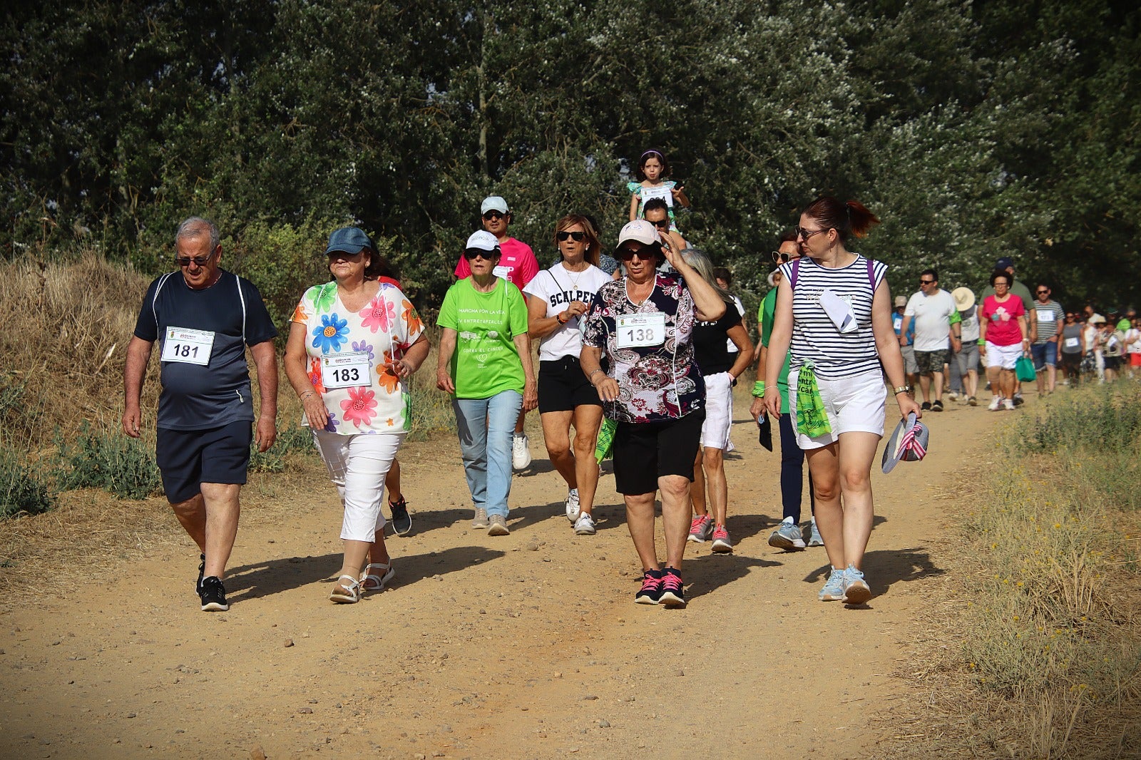 Seis pueblos de Tierra de Campos se unen en la quinta macha contra el cáncer Entre tapiales