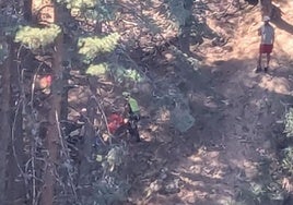 Rescate del hombre en las inmediaciones del Chorro de La Granja.