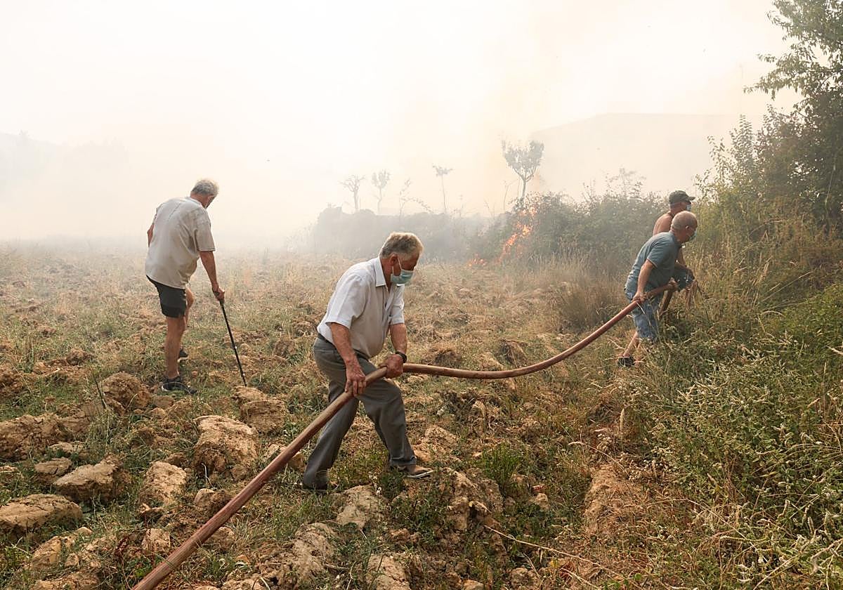 El incendio de Congosta, en imágenes