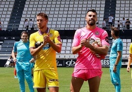 Tomeo y Guilherme, al término del choque ante el Burgos el pasado sábado.