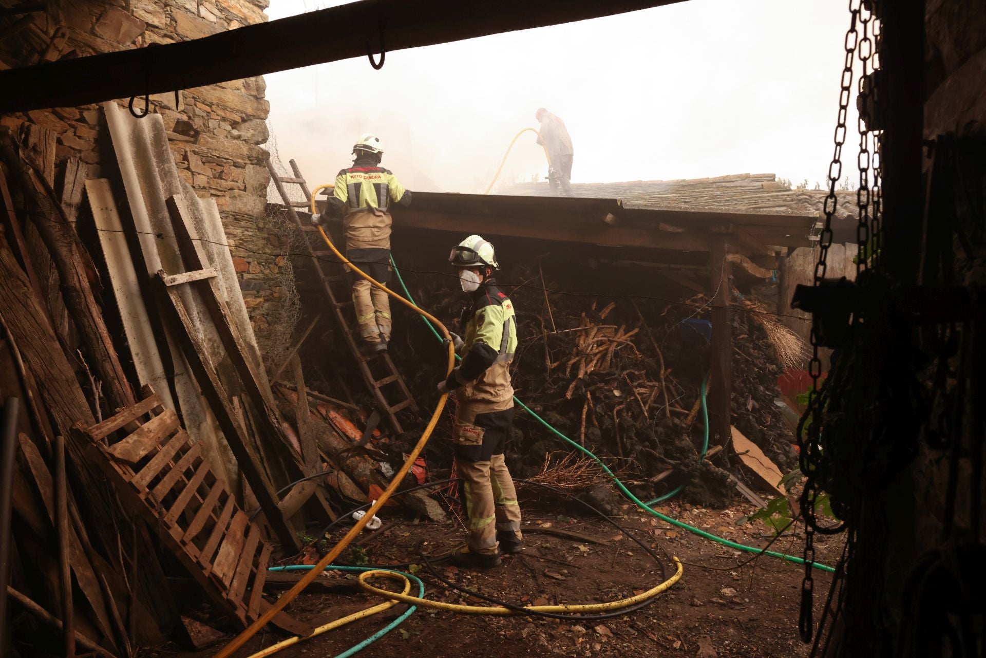 El incendio se descontrola hacia Abejera